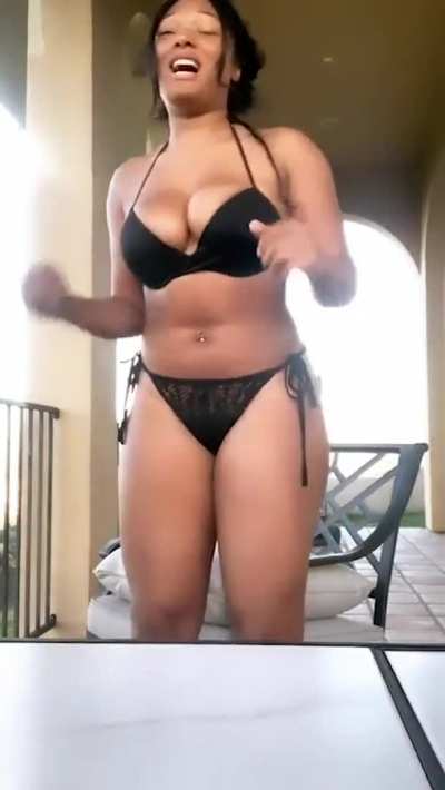 Megan&rsquo;s Tits Bouncing