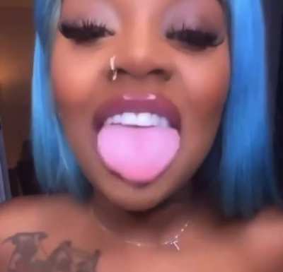 Up close 😍👄