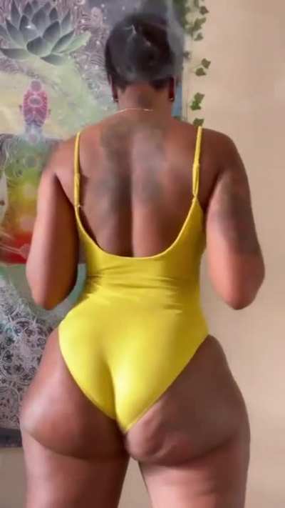 who is she😍