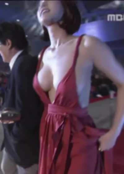 &lrm;South Korean actress Oh In-Hye has amazing baby feeders