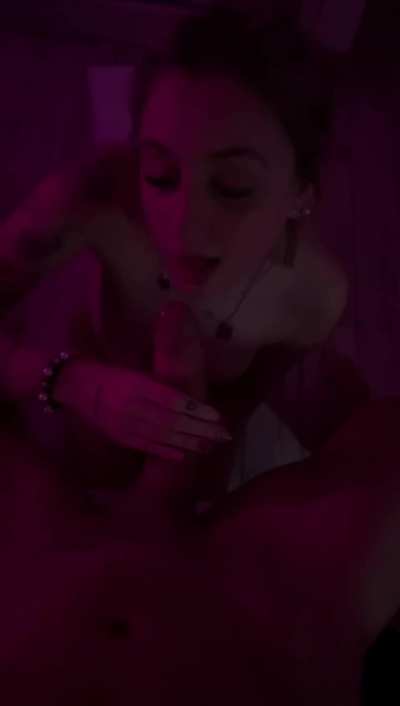 19F Wanna finish your day inside my mouth?