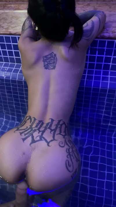 sex in the pool is one of my fave things to do...care to join me next time