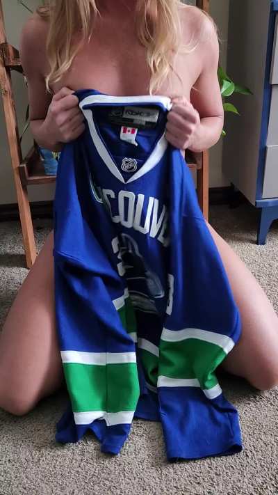 A little tease before gettin" dressed"