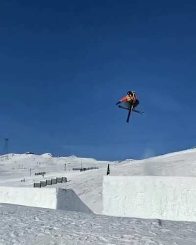HMRB while I take off my ski