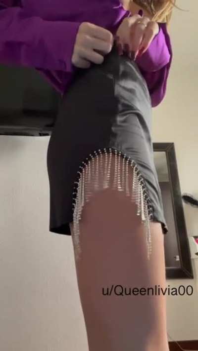 I&rsquo;m the secretary who sucks you dick under the desk