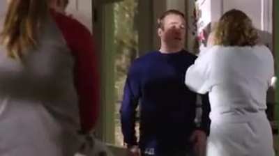 Buen comercial de Folgers acerca de la navidad 👍