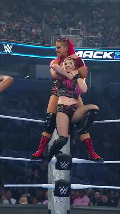 WWE SmackDown Oct 17, 2025 - Hangman&rsquo;s chokehold