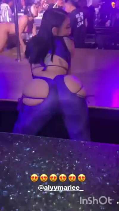 esta mujer es deliciosa