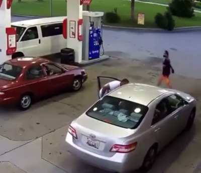 Woman shoots man after getting punched at the gas station