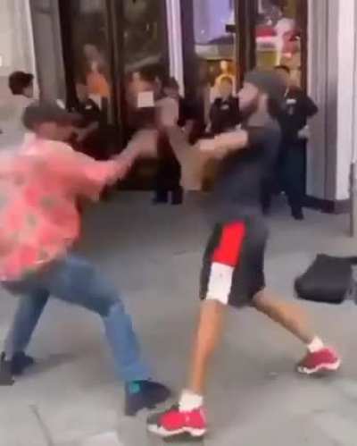Pelea de acr&oacute;batas