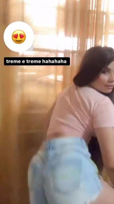 Brenda agorreta deixa qualquer um com tes&atilde;o