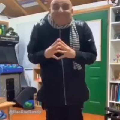 Eeee