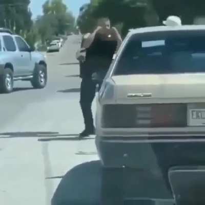 Cop takes vest and gear off just to have a 1-1 fight surprised he didn&rsquo;t just shoot him lmao (sorry don&rsquo;t have full video)