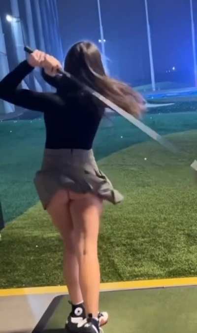 Cathy Kelley showing us what she&rsquo;s all about
