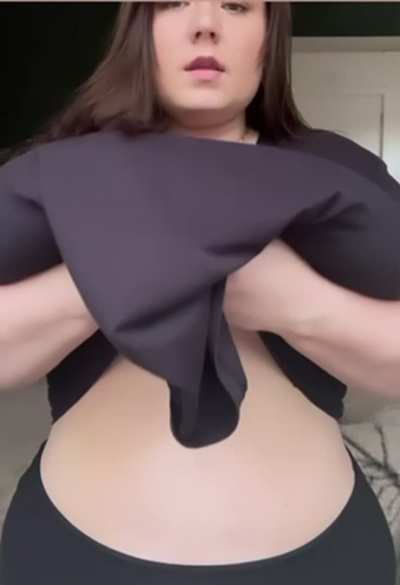 i&rsquo;d rather be a lil thicker and have these 😉(OC)
