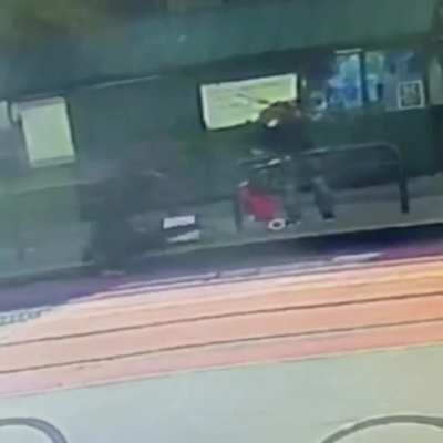 2 Asian senior women stabbed while waiting for the bus in San Francisco