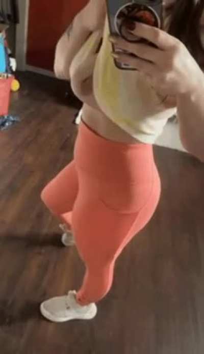 Milf tits 🤩