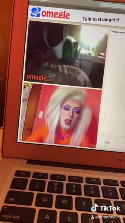 get in girls, we&rsquo;re getting bullied on omegle!