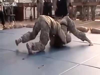 ARMY PRIVATE Chokes Out Female CAPTAIN