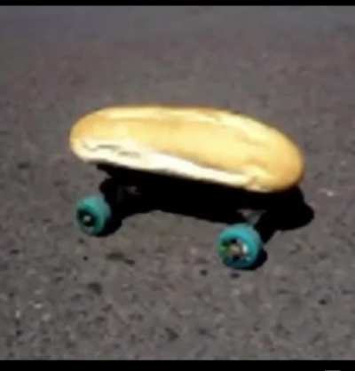 BAGUETTE ON WHEELS