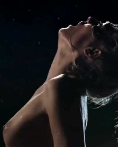[Nipple] Raffaella Di Caprio in Furore: Il vento della speranza (2018) S02E03