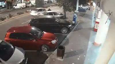 Is this the absolute idiot driver of all time?