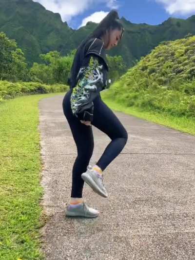 Booty in leggings