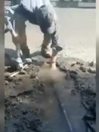 To open the pipe
