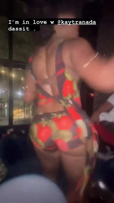SZA Dancing Queen