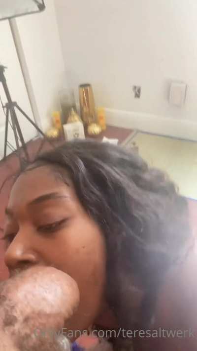 FEEDING EBONY🙎🏿&zwj;♀️