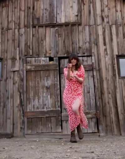 Ana De Armas dancing