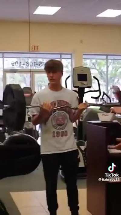 Guy interrupts a shop owner&rsquo;s business with a lame barbell prank