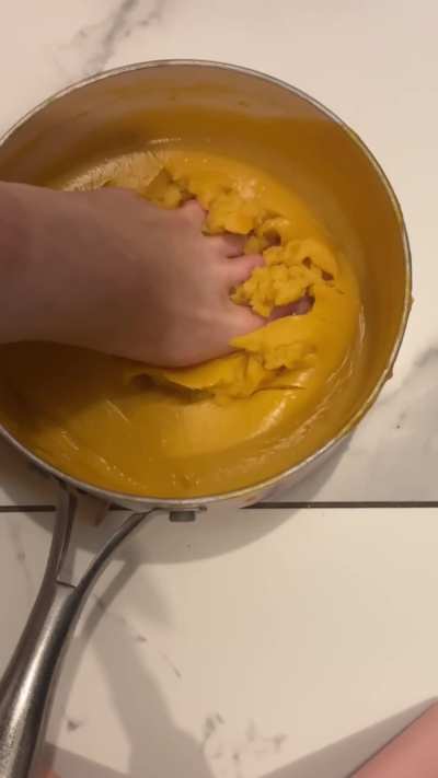 Custard or nacho cheese? 😏🦶🏻