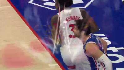 [Highlight] Furkan Korkmaz highlight flurry to close out the half