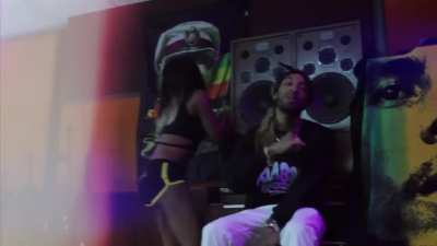Klassik Frescobar x Ricky Blaze - Air I Breathe [Music Video]