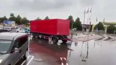 Trailer on the loose