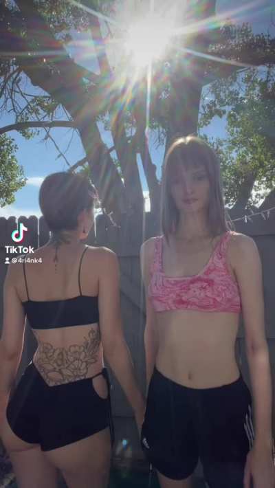 I wanna be your busty friend :)