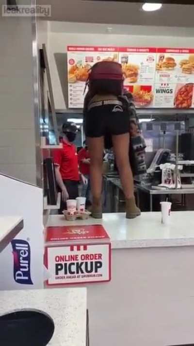 Some random woman is making a big scene on KFC because she&rsquo;s hungry.
