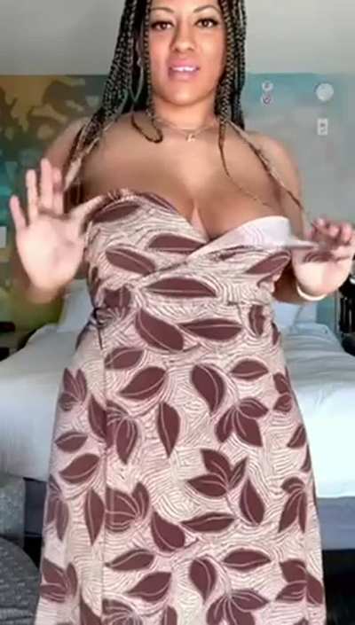 Sundresses can be fun too 😊 (reveal)