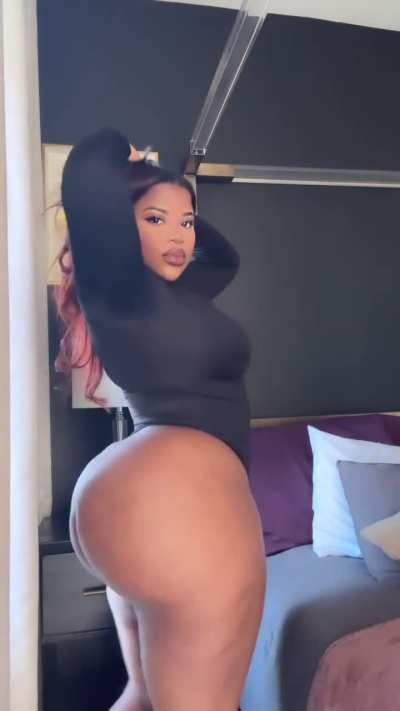 Brianna A. So 🔥 and from some strange reason I just kno in my heart the sex is trash