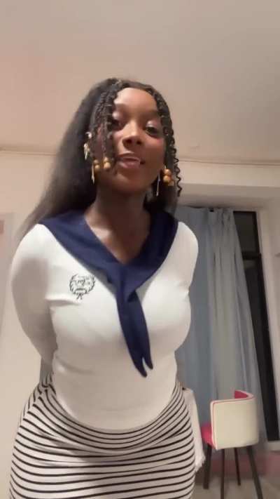 Bruhh her titty massive