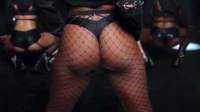&ldquo;Body&rdquo; MV Twerking Compilation