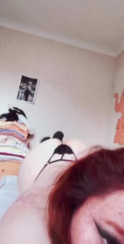 I hardly ever post videos because I can&rsquo;t edit my scars out but I hope you like my phattie! See all my naughty videos on my 40&euro; lifetime ✨ follow me on twitter @unicornglittern ✨