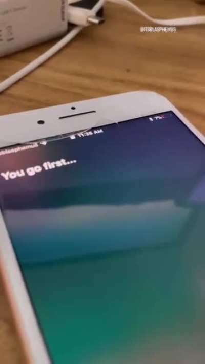 siri🌚👀