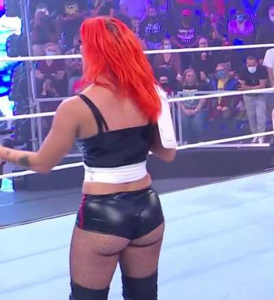 Gigi Dolin&rsquo;s thick fat cheeks
