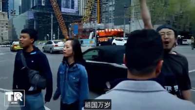 这个粉红是从哪一个精神病院逃出来的？