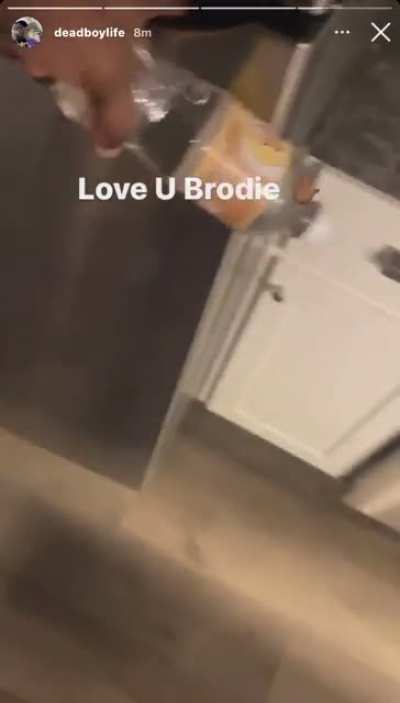 This nigga laugh like Peter Griffin😭