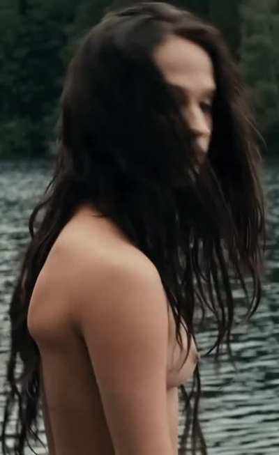 Alicia Vikander