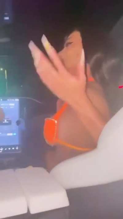 🧡