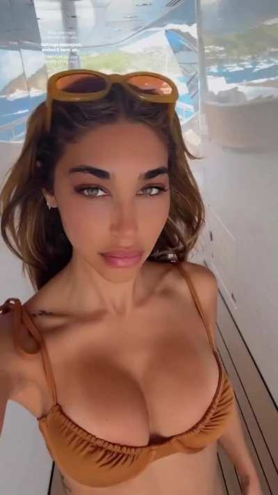 Walking Chantel